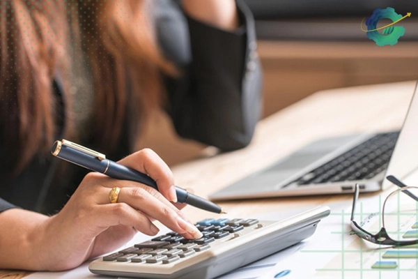 شغل CFO ، ناظر بر روند مالی سازمان